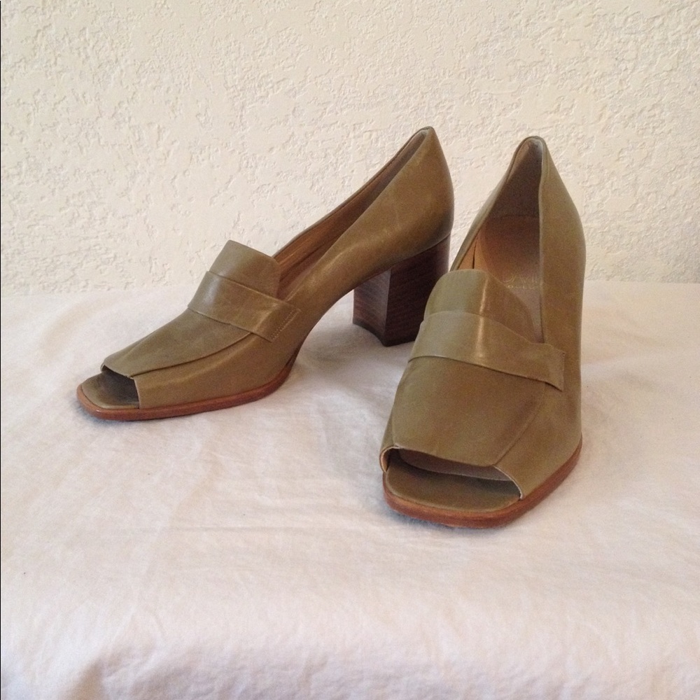 Vintage Joan & David pumps